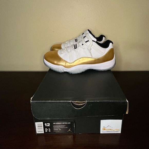 Jordan 11 Retro Low Closing Ceremony - Picture 3 of 9